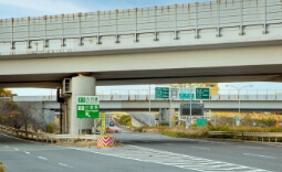 九州縦貫自動車道「小倉東」I.C. 車で約8分（約1,770m）